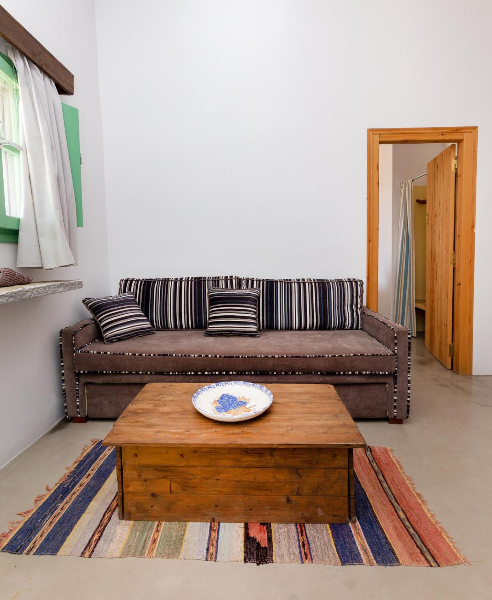 Ailouros Scenic Guest Houses Schoinoussa Екстериор снимка